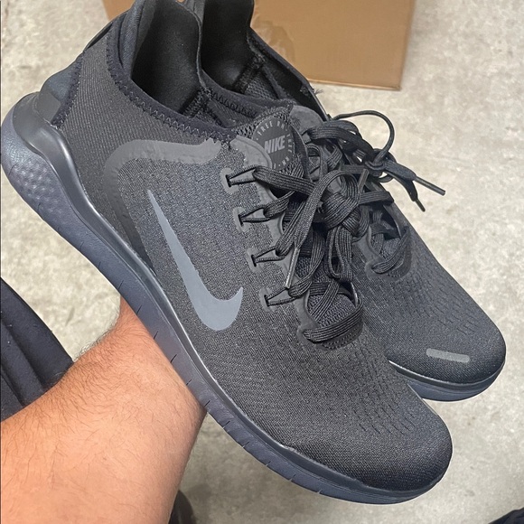 Nike Men's Black Athletic Shoes - Picture 1 of 7